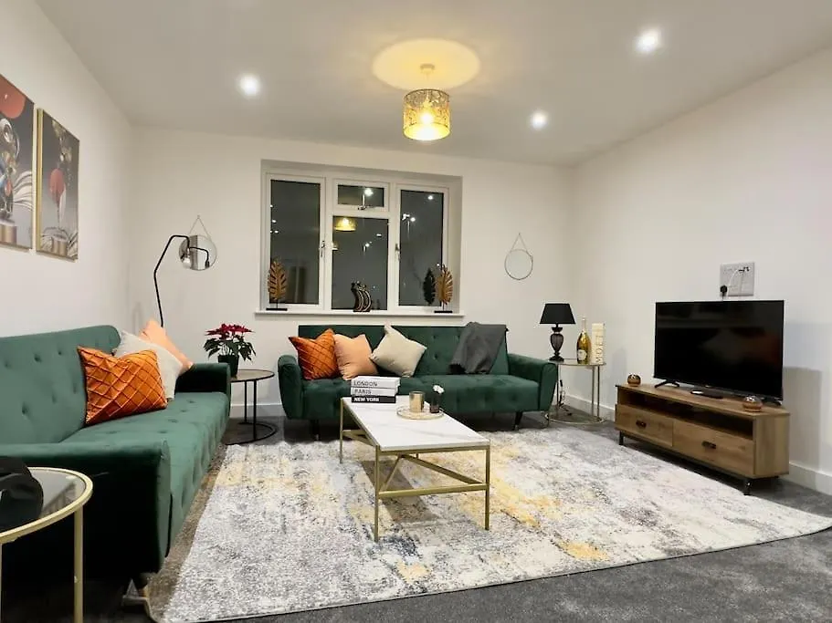 Tatil Evi Brand New Modern Cheltenham Home GLOUCESTERSHIRE